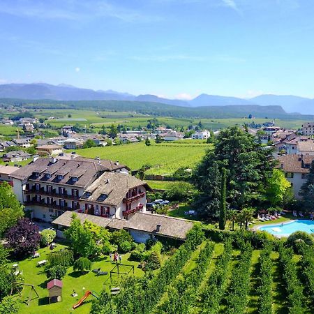 Angerburg Blumenhotel Appiano Sulla Strada Del Vino Exterior photo