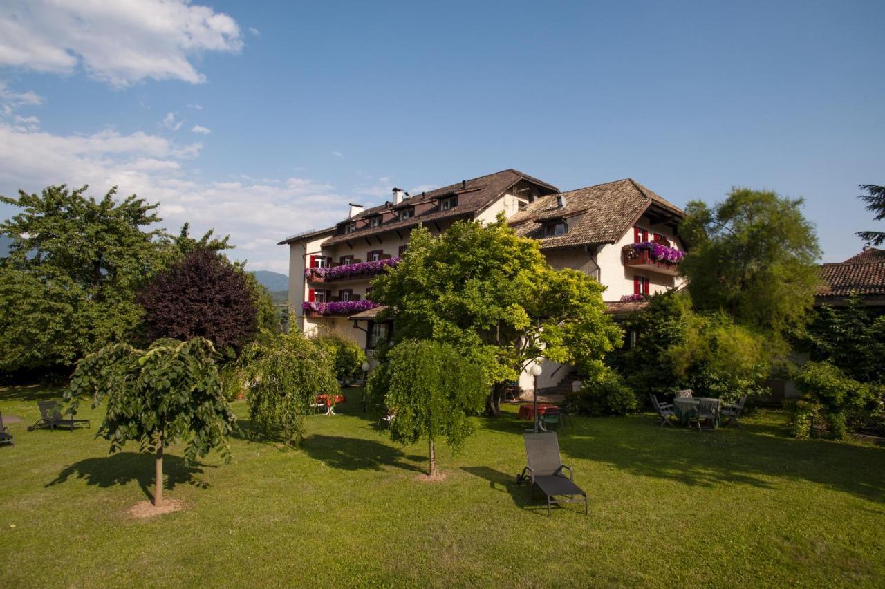 Angerburg Blumenhotel Appiano Sulla Strada Del Vino Exterior photo